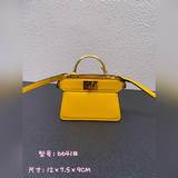 Fendi PeekabooISeeU Micro Кожаная сумка-кошелек из овечьей кожи.