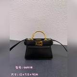 Fendi PeekabooISeeU Micro Кожаная сумка-кошелек из овечьей кожи.