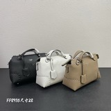 FENDI by the way Бостонская сумка, изготовлена из итальянской кожи, с лаконичным