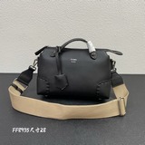 FENDI by the way Бостонская сумка, изготовлена из итальянской кожи, с лаконичным