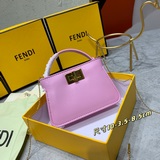 В комплекте с коробкой, подлинный Fendi, новейшая модель Pico Peekaboo, созданна