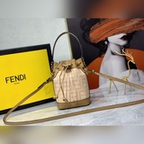 Fendi # Новая сумка Mon Tresor, полностью из фланели, классический узор.