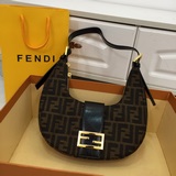 Новая коллекция Fendi с классическим двойным логотипом F и подмышечными вставкам
