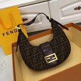 Новая коллекция Fendi с классическим двойным логотипом F и подмышечными вставкам