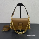 Новейшая модель сумки-батона от Fendi /Versace, представленная на подиуме, уже в