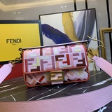 FéI Baguette Конфеты в форме багета являются классическим и незаменимым элементо