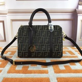 [Отправить] Новая сумка-подушка от Fendi. Для покупок или поездки на выходные. В