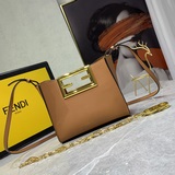 С двойными плечевыми ремнями! Новая сумка Fendi Way с двойной застежкой F. Класс