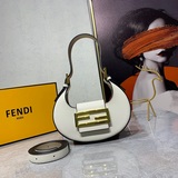 Новая сумка Fendi из рога на раннюю весну 2023 года： подходит для любого времени