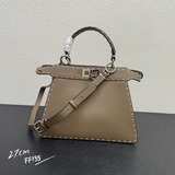 Средняя сумка #Эксклюзивная модель из кожи теленка с очень нежной текстурой, изя