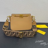 Рюкзак с бретелями и буквой Fendi Touch Новый рюкзак Fendi Touch с элегантным ди