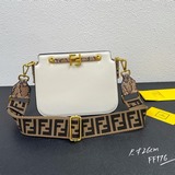 Рюкзак с бретелями и буквой Fendi Touch Новый рюкзак Fendi Touch с элегантным ди