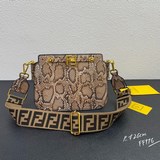Рюкзак с бретелями и буквой Fendi Touch Новый рюкзак Fendi Touch с элегантным ди