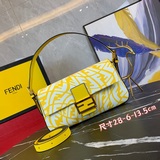 В комплекте с коробкой. Fendi Vertigo — новейшая сумка Baguette из летней капсул