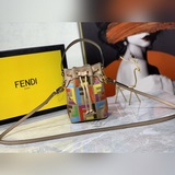 【Улучшенная версия с вышивкой】 Новейшая мини-сумка Fendi с двойным F на весну 20