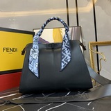 FENDI эксклюзивно представляет новую модель сумки «кошечка»! Новая осенне-зимняя