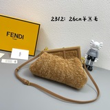 Новая модель из овечьей шерсти от Fendi First уже в продаже. Под руководством ди