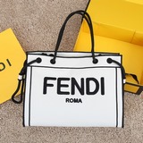 FENDI California sky Калифорнийское небо Серия одна сумка-тоут из высококачестве
