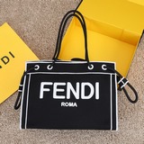 FENDI California sky Калифорнийское небо Серия одна сумка-тоут из высококачестве