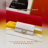Длинный кожаный кошелек Baguette со съемным тонким ремешком через плечо, внутрен