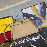 Высокое качество оригинальной кожи Сумка FENDI peekaboo ISEEU среднего размера, 