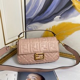 【Оригинальная кожа высокого качества】 Средняя сумка FENDIBAGUETTE с клапаном на 