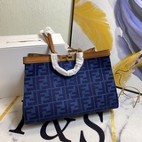 【С верхней частью из кожи быка】 Средняя сумка Peekaboo X-Tote с внутренними карм