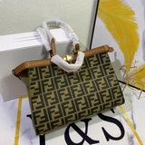 【С верхней частью из кожи быка】 Средняя сумка Peekaboo X-Tote с внутренними карм