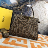 [Отправить] Сумка Fendi PEEKABOO ISEEU среднего размера Iconic Peeka.