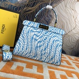 [Отправить] Сумка Fendi PEEKABOO ISEEU среднего размера Iconic Peeka.