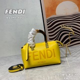 Еще одна популярная модель мини-сумки Fendi! Мини-сумка By The Way Boston.