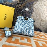 [Отправить] Мини-сумка Fendi PEEKABOO Iconic Peekaboo в маленьком размере.