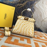 [Отправить] Мини-сумка Fendi PEEKABOO Iconic Peekaboo в маленьком размере.