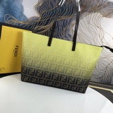 [Отправить] Новая сумка FENDI с электрооптическим принтом Здравствуйте. Представ