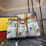 【С верхней частью из кожи быка】 Средняя сумка Peekaboo X-Tote с внутренними карм