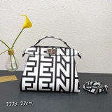 Новая сумка Fendi Peekaboo ISeeU Petite из коллекции с принтом в двух цветах, из