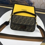 [Сильный] Новейшая модель Fendi Roma Amor появилась в продаже, когда арки Дворца