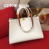 Fendi не следует модным тенденциям, ведь нестандартность делает вещи интересными