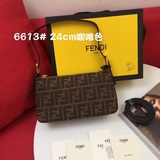 / Сумка FENDi с классическим узором, изготовлена из кожи с масляным покрытием, с