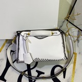 Высокое качество Сумка FENDI ICONIC BY THE WAY BOSTON среднего размера.