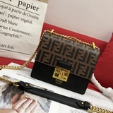 Новейшая мини-сумка FENDI с клапаном, застежка-пряжка в форме буквы H. Внутри им