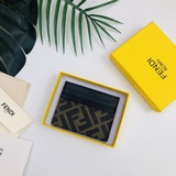 Fendi F8M0269. F is Fendi — карточный чехол с промежуточным отделением и шестью 