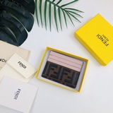 Fendi F8M0269 тиснение F is Fendi карточный чехол с промежуточным отделением и ш
