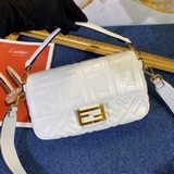 【Оригинальная кожа высокого качества】 Средняя сумка FENDIBAGUETTE с клапаном на 