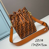 Большая сумка FENDI Mon Tresor из кожи бычка с тисненым 3D-рельефом в виде двойн