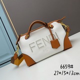 FENDI Знаменитая сумка By The Way среднего размера из кожи бычка с вышитым логот