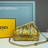 В коллекции Fendi by Versace логотип FENDI FF представлен в новом исполнении.