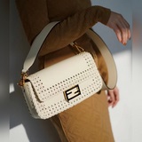 В комплекте с коробкой, новая модель Fendi ранней весны, знаменитая сумка Baguet