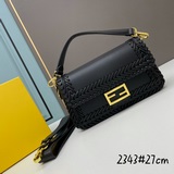 В комплекте с коробкой, новая модель Fendi ранней весны, знаменитая сумка Baguet