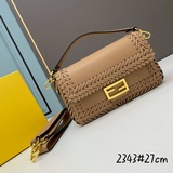 В комплекте с коробкой, новая модель Fendi ранней весны, знаменитая сумка Baguet